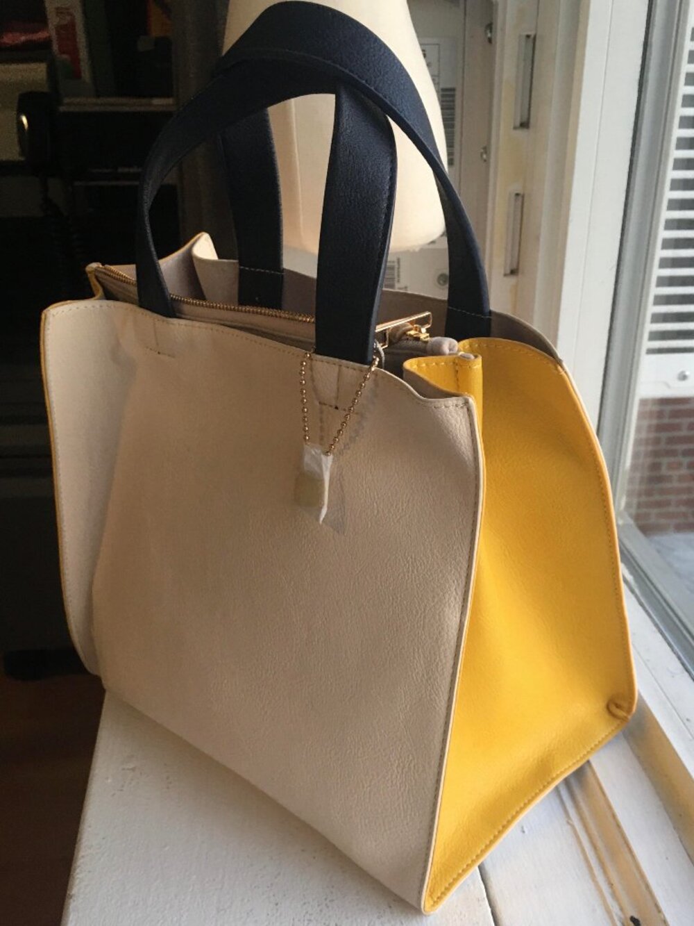 Brand-New Stylish Color-Block Totes Handbag—Exquisite and Chic Color Scheme